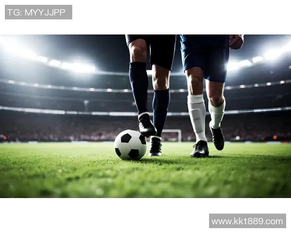 足球明星多情种的浪漫瞬间与场上风采的完美结合 足球明星多情种的浪漫瞬间与场上风采的完美结合