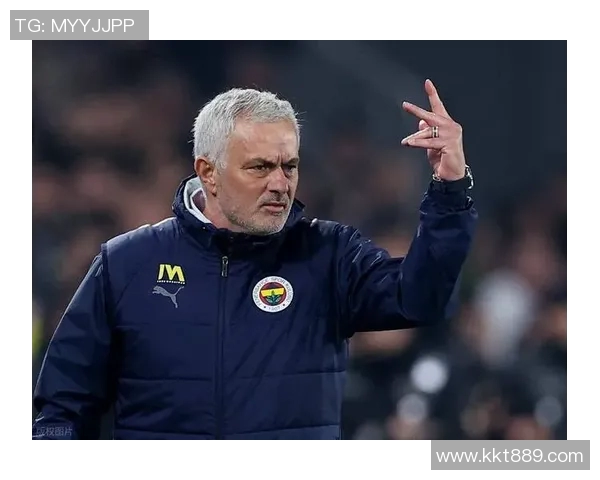 足球明星白发人背后的传奇故事与不为人知的奋斗历程 足球明星白发人背后的传奇故事与不为人知的奋斗历程