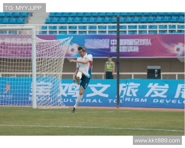 足球明星的独特技能与魅力解析让我们领略他们的非凡才华与成就 足球明星的独特技能与魅力解析让我们领略他们的非凡才华与成就