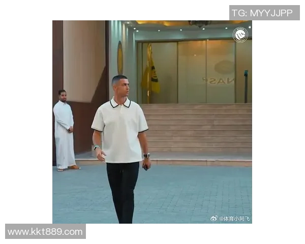 短发风潮来袭足球明星C罗的时尚造型推荐与发型解析