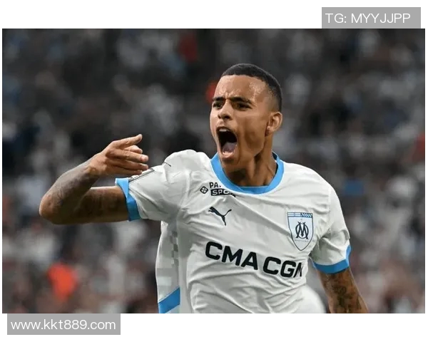 变身转场足球明星揭秘他如何从普通球员蜕变为顶级巨星 变身转场足球明星揭秘他如何从普通球员蜕变为顶级巨星