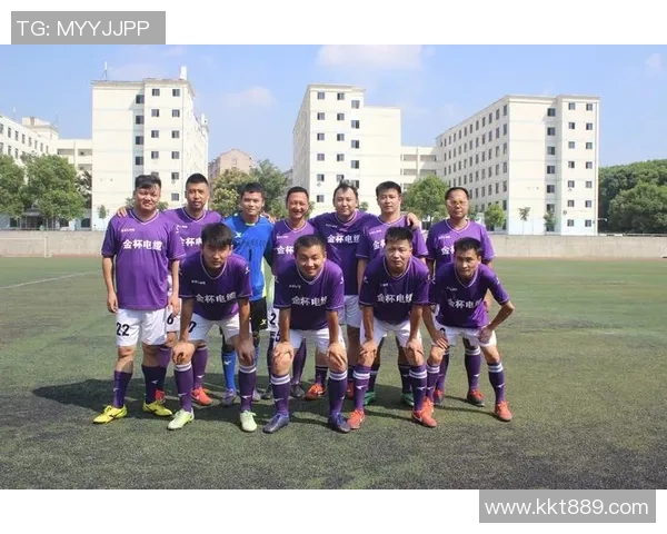 重生之路:十位足球明星逆袭人生的传奇故事