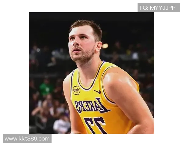 湖人对决金州勇士精彩对抗赛回顾与分析 湖人对决金州勇士精彩对抗赛回顾与分析